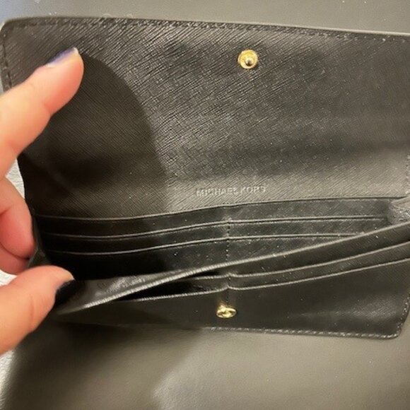 Black Saffiano Leather Jet Set wallet - Picture 2 of 4